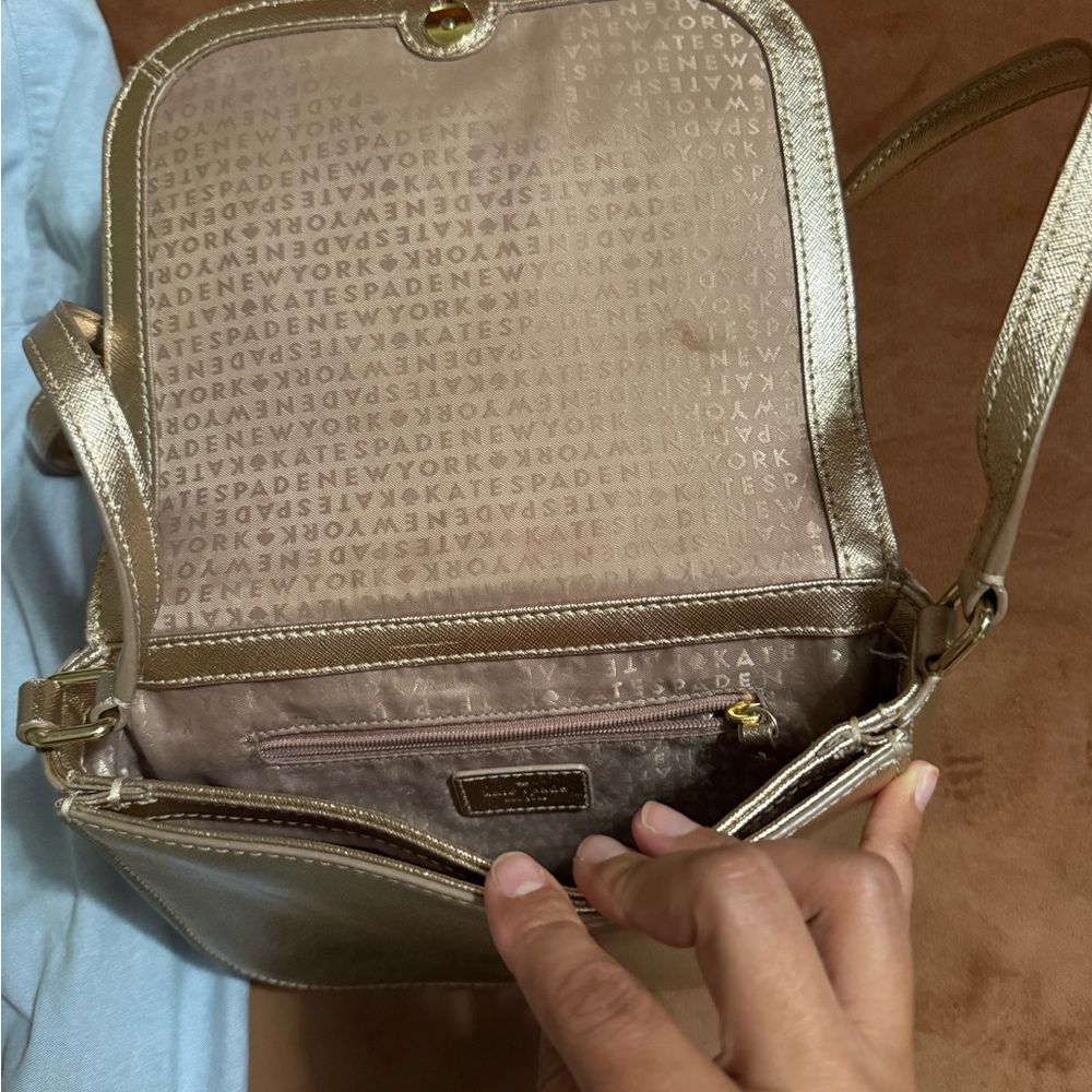 Kate Spade Cream Crossbody Bag Sleek Design - Picture 5 of 8